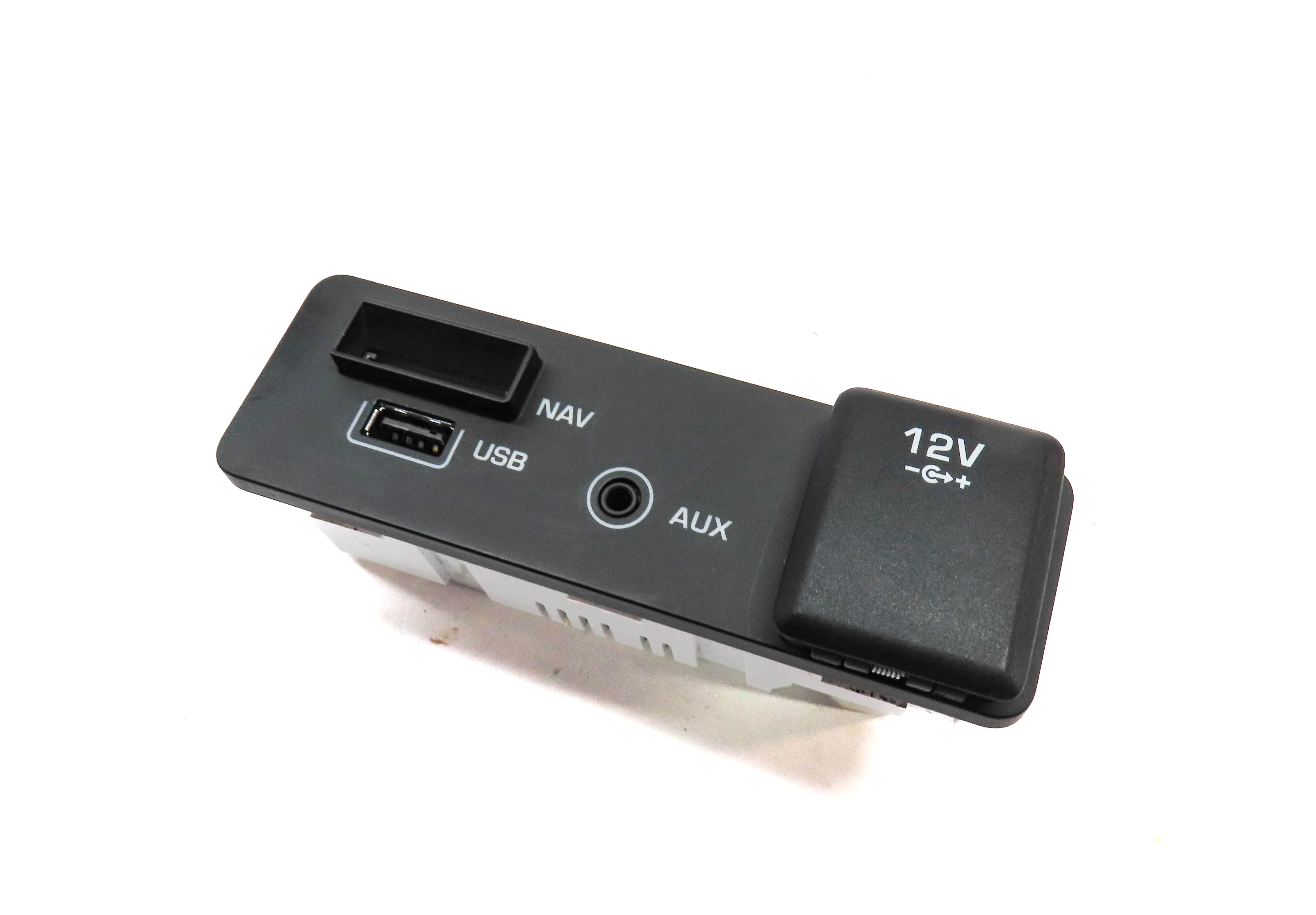 2016 LAND ROVER DISCOVERY SPORT (L550) NAVIGATION USB AUXILIARY INPUT JACK PANEL — exact item pictured